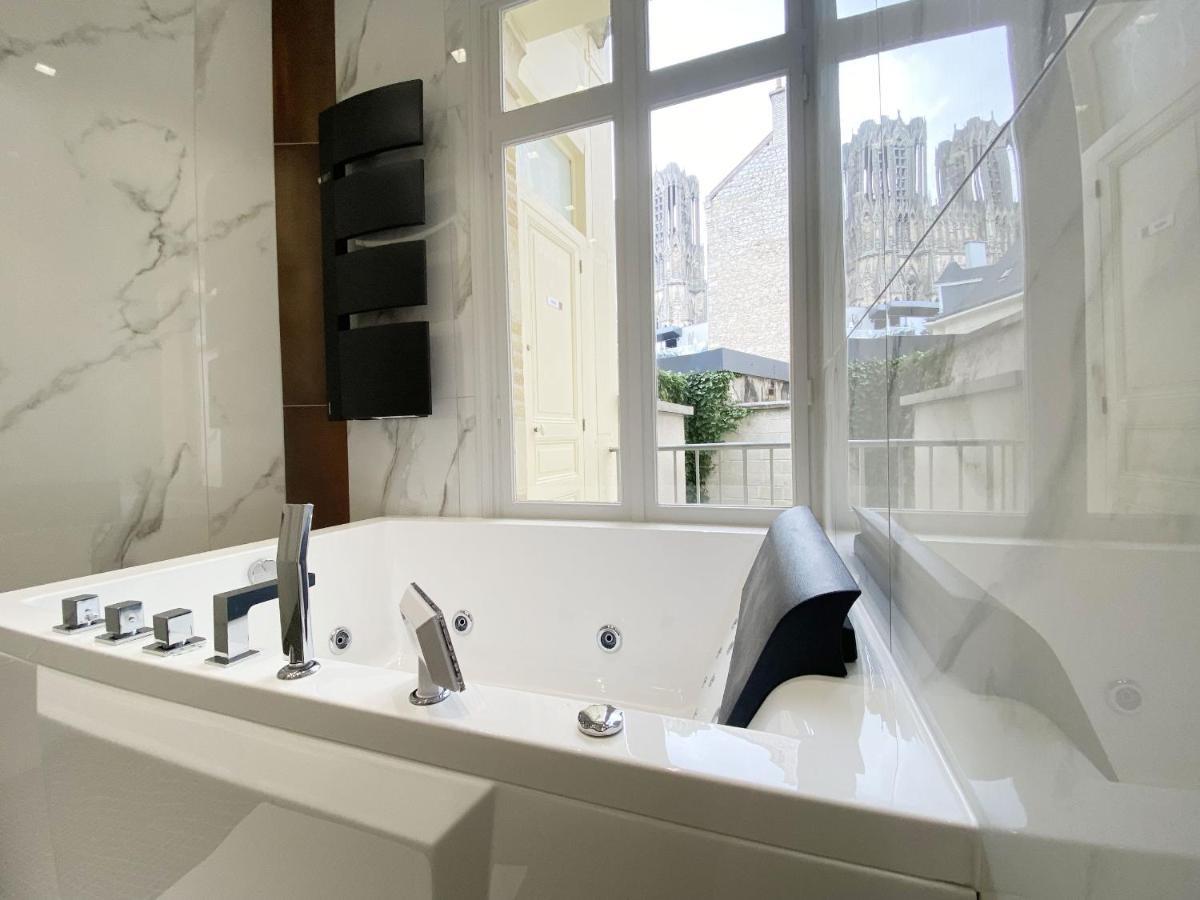 Le Clovis Suites Spa Sauna Reims Eksteriør billede